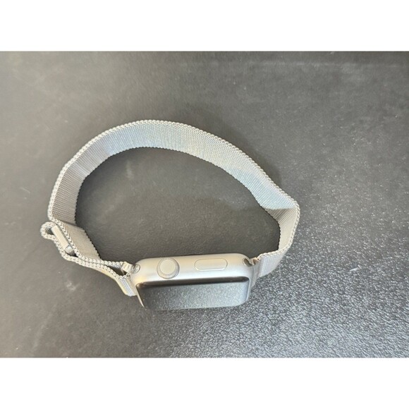 Apple Watch 1st Gen 42mm Silver Aluminum Case Unlocked - Picture 2 of 5